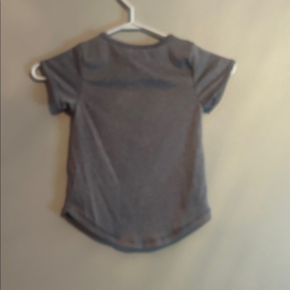 Body Glove Gray T-Shirt with Colorful Butterflies - Picture 4 of 4